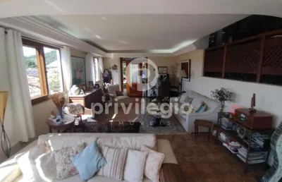 Casa triplex à venda, 5 quartos, 3 suítes, 5 vagas, mata paca - niterói/rj