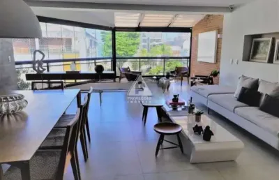 Cobertura reformada, 3 quartos, 2 vagas, 273 m2 - barra da tijuca