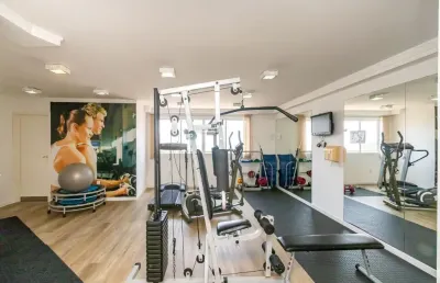 Apartamento locação anual no edifício barcelona na quadra mar em balneário camboriú