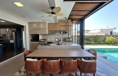 Linda casa à venda - condomínio próximo ao colégio porto seguro em valinhos/sp