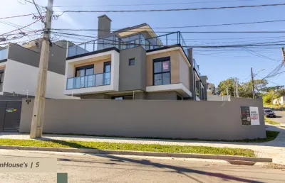 Amplo sobrado triplex de esquina com jardim, 3 quartos, suíte master, 2 demi-suítes, 2 vagas no pilarzinho