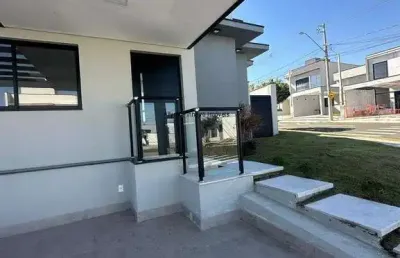 Casa de esquina com 3 suítes no condomínio villa rica – área de lazer completa e excelente localização