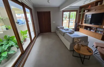 Casa com 4 quartos e 6 banheiros à venda no bairro merces curitiba