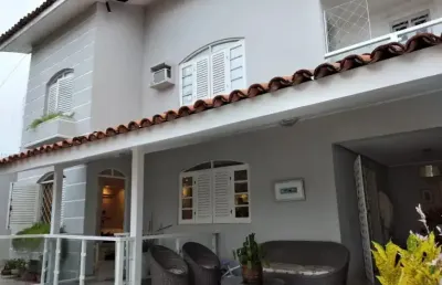 Casa com 3 quartos e 3 banheiros à venda, 460 m² na praia canto do forte na praia grande