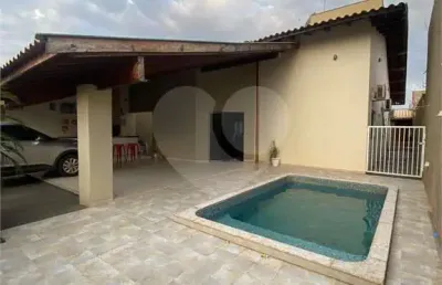 Casa com 3 quartos à venda na Ayrton Peron, Ipê, Três Lagoas