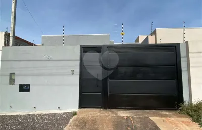 Casa com 2 quartos à venda na Orlando Galo, Ipê, Três Lagoas