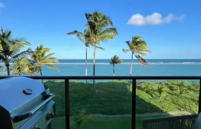 Excelente apartamento localizado na praia de muro alto beira mar