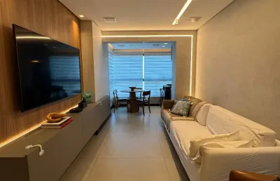 Boa viagem | apartamento reformado | andar alto | 2 quartos| poteira fechada