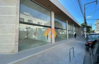 Lojas para locação no centro em macaé/rj, loja nova com 100m2 e banheiro.