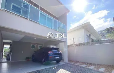 Tipo de sobrado que não aparece todo dia em sua frente!!!
