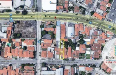 Casa excelente para fins residenciais e/ou comerciais.