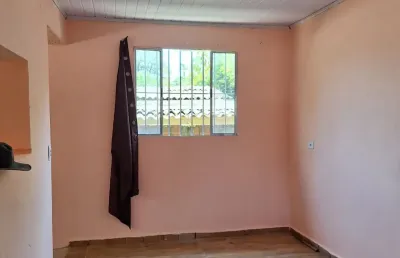 Linda casa em tapiraí sp, 300 m², próx. asfalto e cidade, 3 quartos(forro), doc ok