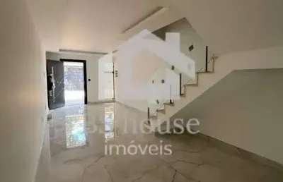Sobrado 3 dormitórios, 2 suítes, 4 vagas de garagem