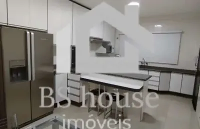 Sobrado mobiliado (300m² de área útil) com 3 dormitórios, suíte, 7 vagas