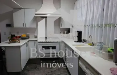 Casa com 4 quartos à venda na Rua Sete de Abril, Vila Pires, Santo André