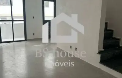 Cobertura com acesso interno, 2 vagas, na vila assunção