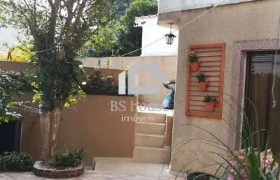 Sobrado de 170m², 2 dormitórios , quintal, 2 vagas - jardim santo alberto