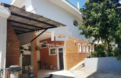 2 casas no mesmo terreno – 424m² construídos em ótima localização