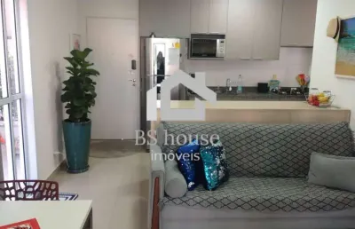 Apartamento com 2 quintais e varanda - ótima localização - semi novo