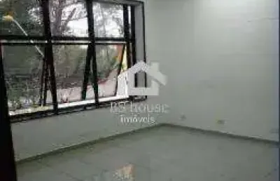 Sobrado à venda com 3 dormitórios e 2 vagas – 144m² privativos