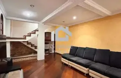 Casa com 3 quartos para alugar na Rua Otávio Marques, Vila Alzira, Santo André