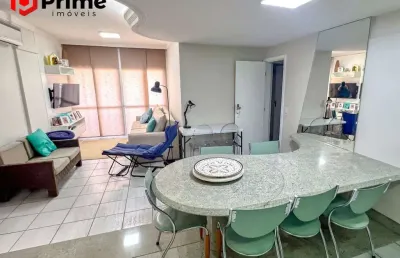 Apartamento de 2 quartos em predio de frenta para a praia da fonte, com acesso direto a praia, portaria 24h e elevador. localização privilegiada.