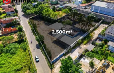 Área para locação: 2.500m² com escritório de 130m², localização estratégica a 10 min do centro, fácil acesso à br e rodovia do sol em guarapari/es.