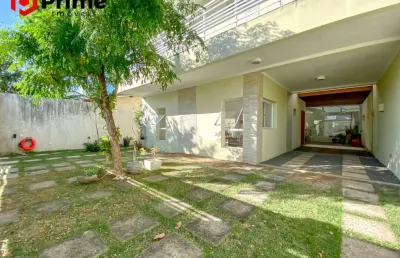 Casa à venda na praia do morro com 360m2 de área construída em terreno de 420m2 ao lado da praia e de todo o comércio de muquiçaba e aeroporto.