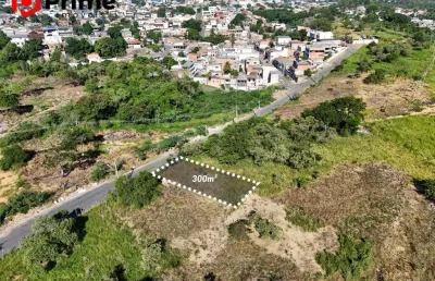 Excelente terreno plano, sol da manhã em rua asfaltada próximo ao centro de guarapari-es
