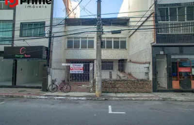 Casa com excelente localização à venda no centro de guarapari/es.