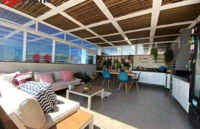 Moderna cobertura decorada a venda em um dos cartões postais de guarapari, a prainha de muquiçaba