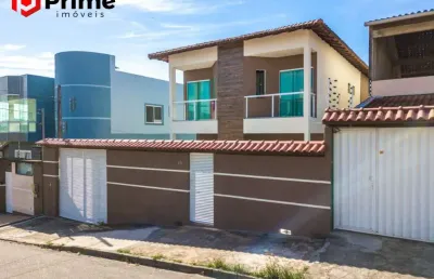 Casa duplex com piscina em bairro residencial em guarapari-es