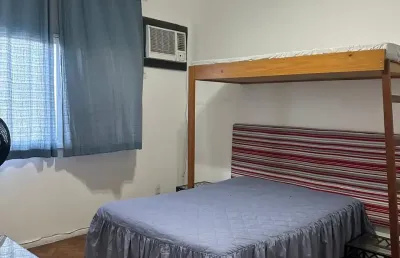 Lindo kitnet mobiliado com garagem na pça da bandeira excelente localização