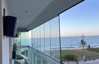 Alugo excelente apartamento mobilíado com 2 quartos frente mar praia da costa