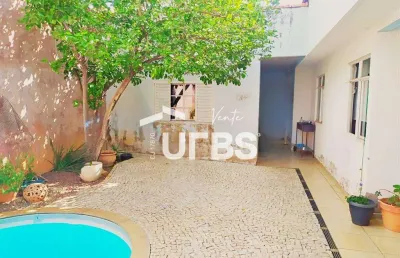 Casa com 4 quartos à venda na Rua C6, Parque das Laranjeiras, Goiânia