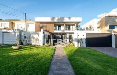 Sobrado imponente, está localizado no bairro setor jaó, lote de 475m² e 440m² de área privativa, com 5 suítes plenas