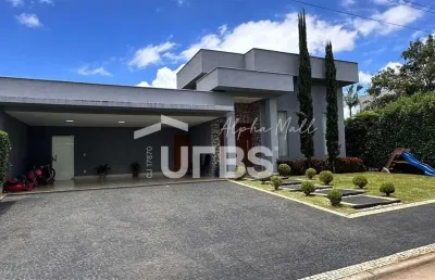 Casa em condomínio fechado com 4 quartos à venda na Rua das Azaléias, Jardins Lisboa, Goiânia