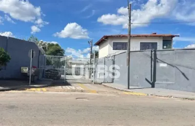 Casa em condomínio fechado com 4 quartos à venda na Rua Ueriri, Parque Acalanto, Goiânia
