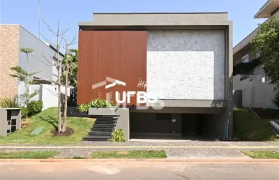 Luxuoso sobrado alphaville araguaia / 447 m2 / 5 suites / 3 vgs