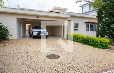 Casa de condomínio para alugar com 365m², 3 quartos e 4 vagas