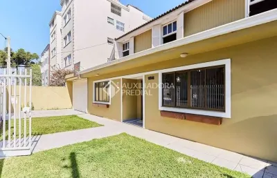 Casa com 5 quartos à venda na rua guaianazes, 156, vila izabel, curitiba, 204 m2 por r$ 1.980.000