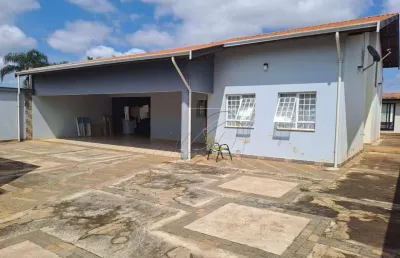 Casa a venda no bairro dois córregos, próximo a havan e av. 2 córregos, com 1100 m2 e terreno (17 x 64,7) e 320 m2 e construção.