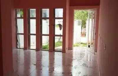 Casa à venda com 2 dormitórios,sendo uma suite, com 1 vaga de garagem, vila real, hortolândia, sp - cod: rrca3890_lmn