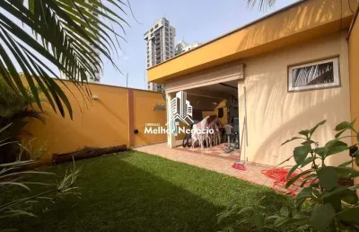 Casa à venda com 03 dormitórios (quartos) sendo 01 deles suíte no bairro centro em piracicaba/sp.