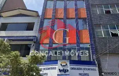 Prédio comercial no pari com 414m2, divididos em 5 pavimentos.