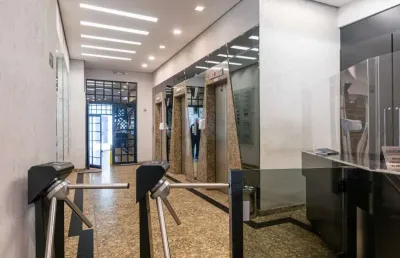Conjunto comercial para venda em curitiba, centro, 2 banheiros, 1 vaga