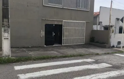 Aluga-se prédio comercial na principal avenida do bairro nordeste