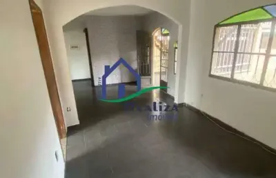 Casa com 2 quartos para alugar na rua juazeiro, trindade, são gonçalo, 55 m2 por r$ 1.300