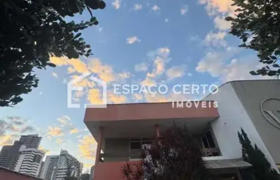 Casa comercial para alugar na Rua 135, s/n, Setor Marista, Goiânia