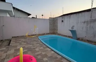 Casa à venda no bairro do morro do algodão em caraguatatuba, sp - duas suítes e piscina em 180m² de terreno